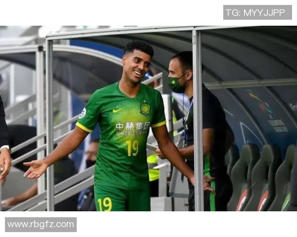 国足集训名单公布洛国富入选引发球迷热议与期待